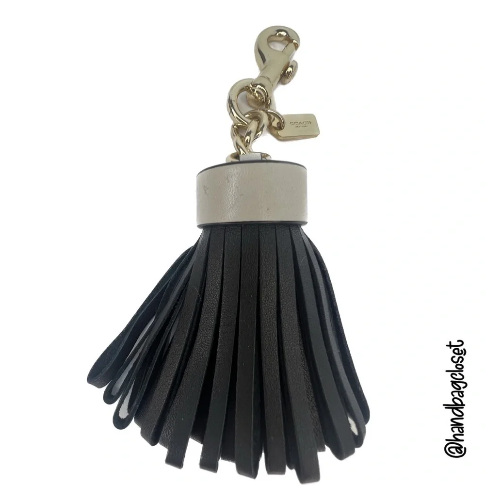 COACH LEATHER TASSEL BAG CHARM (F58505)
GOLD/BLACK KEY CHAIN KEYCHAIN - Picture 4 of 12